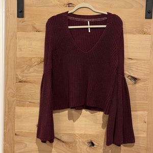 Free People- cropped flare sleeve sweater - size small - maroon